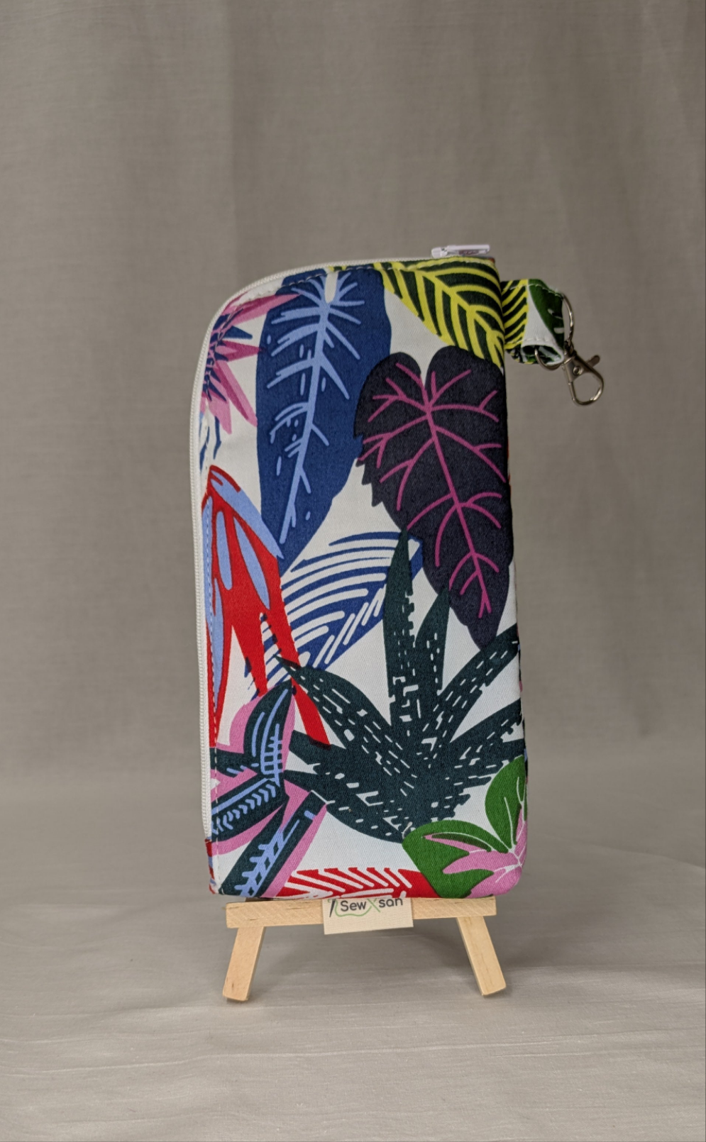 Recycled Fabrics Travel Wallet – Stylish, Secure & Spacious