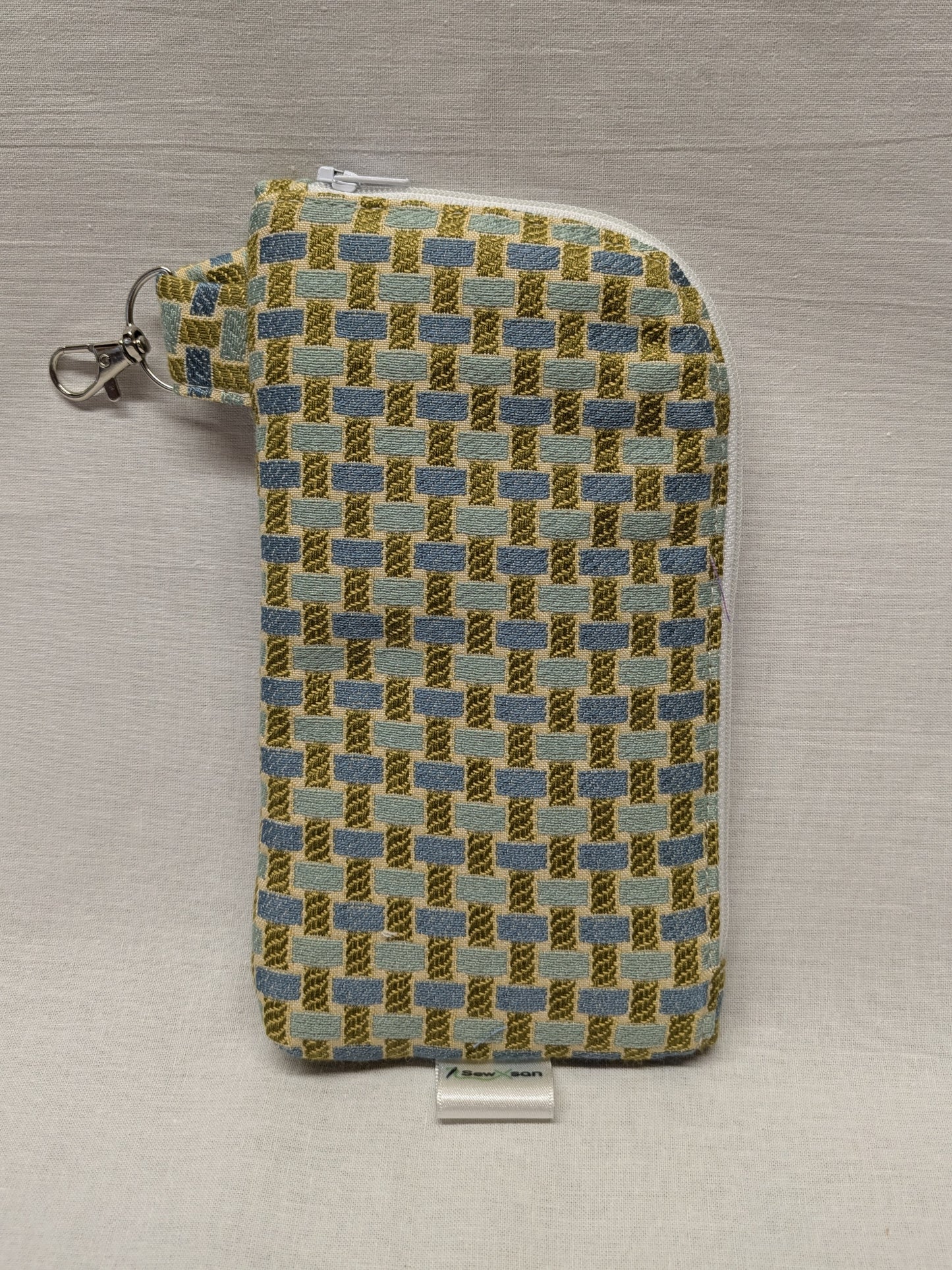 Recycled Fabrics Travel Wallet – Stylish, Secure & Spacious