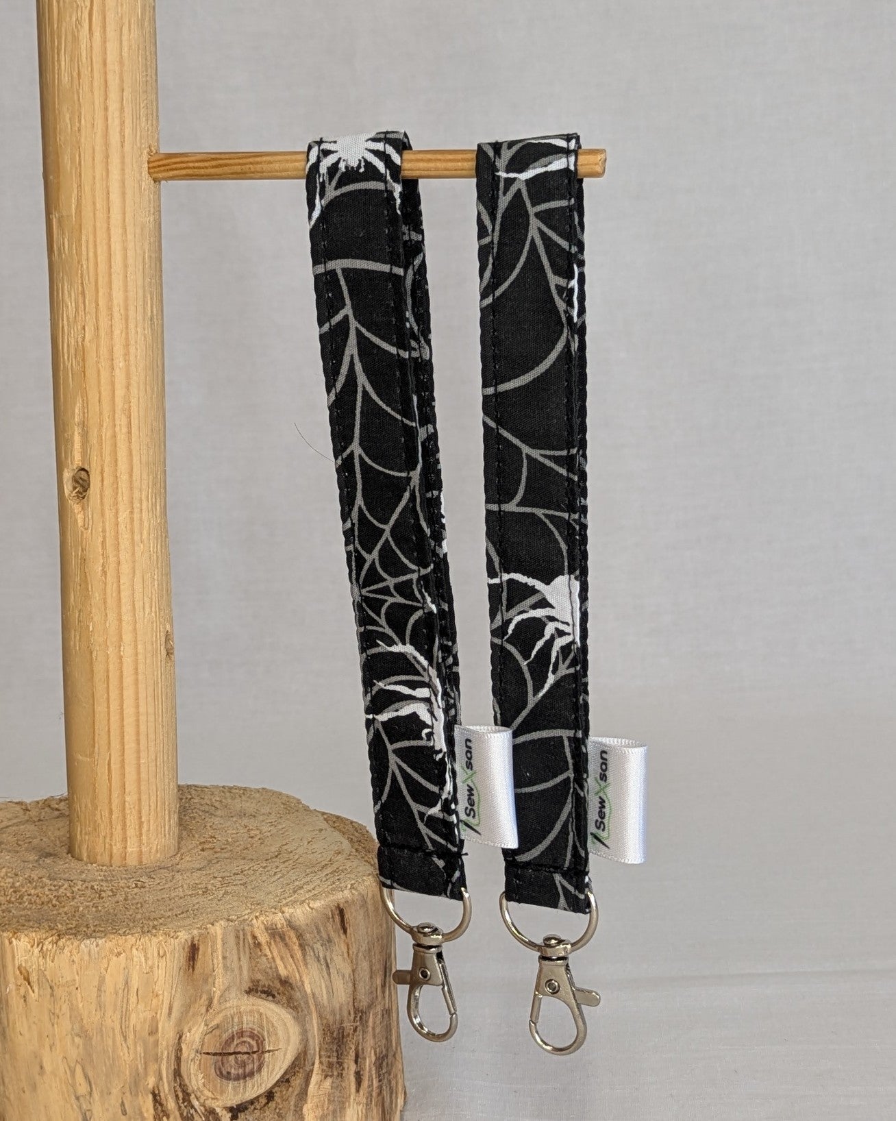 🕷️ Halloween Mini Lanyards 🎃