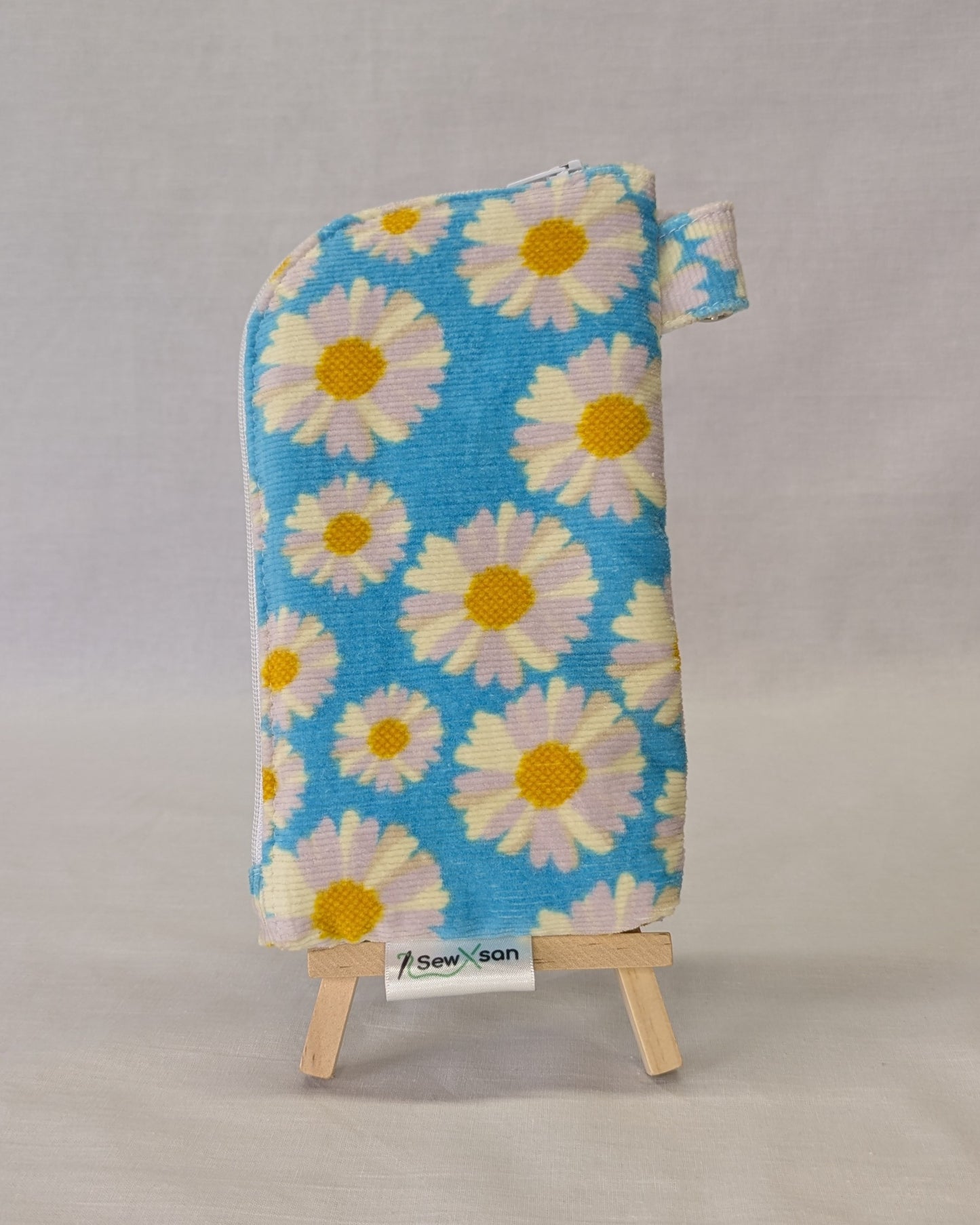 Recycled Fabrics Travel Wallet – Stylish, Secure & Spacious