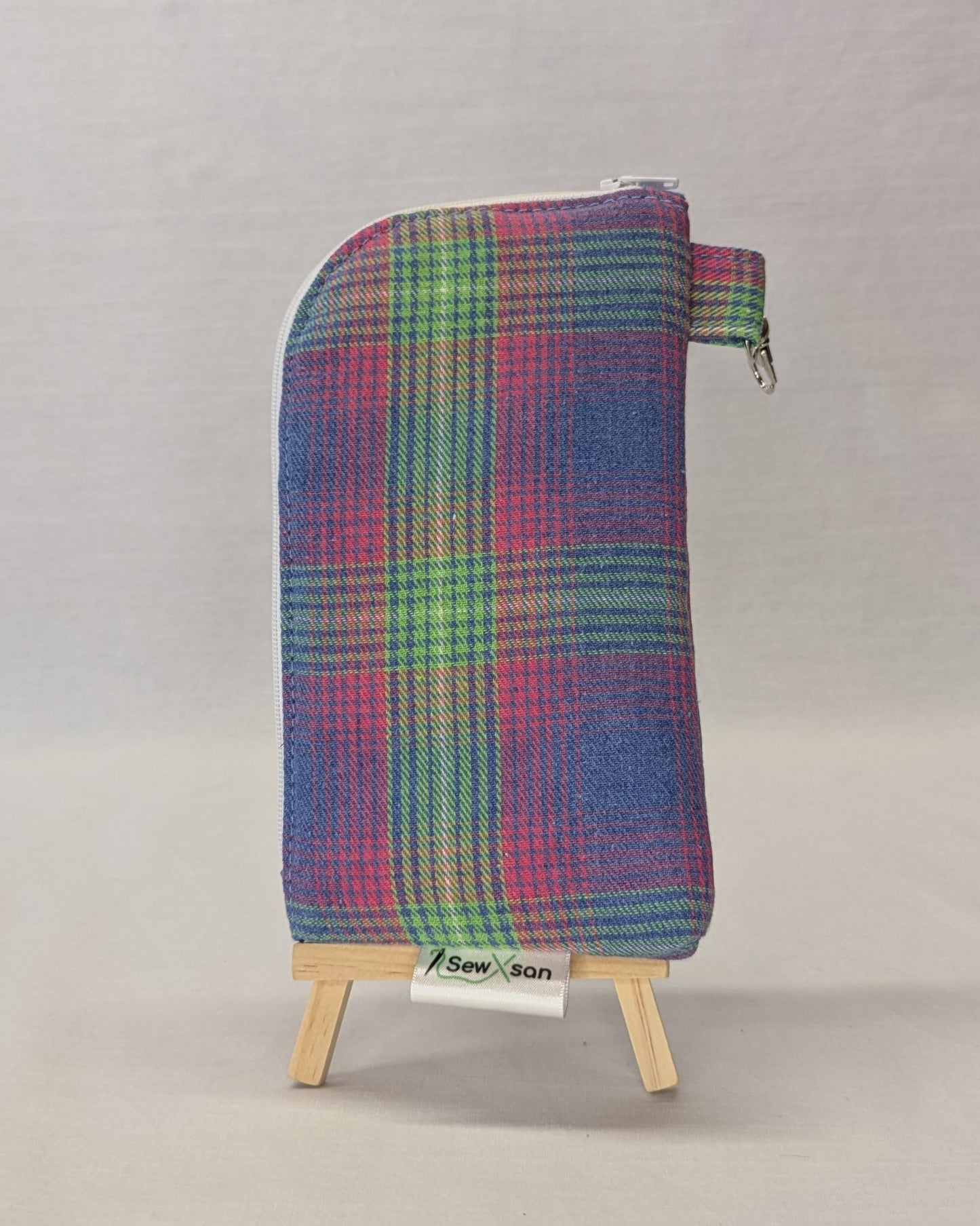 Recycled Fabrics Travel Wallet – Stylish, Secure & Spacious