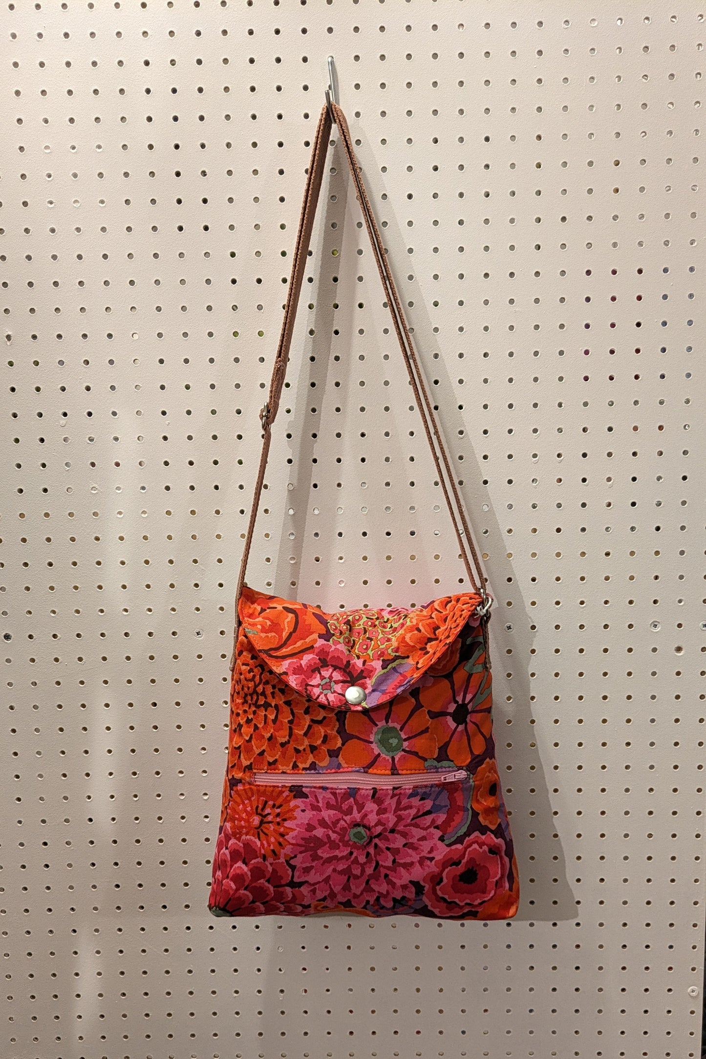 Medium Cross Body Bag