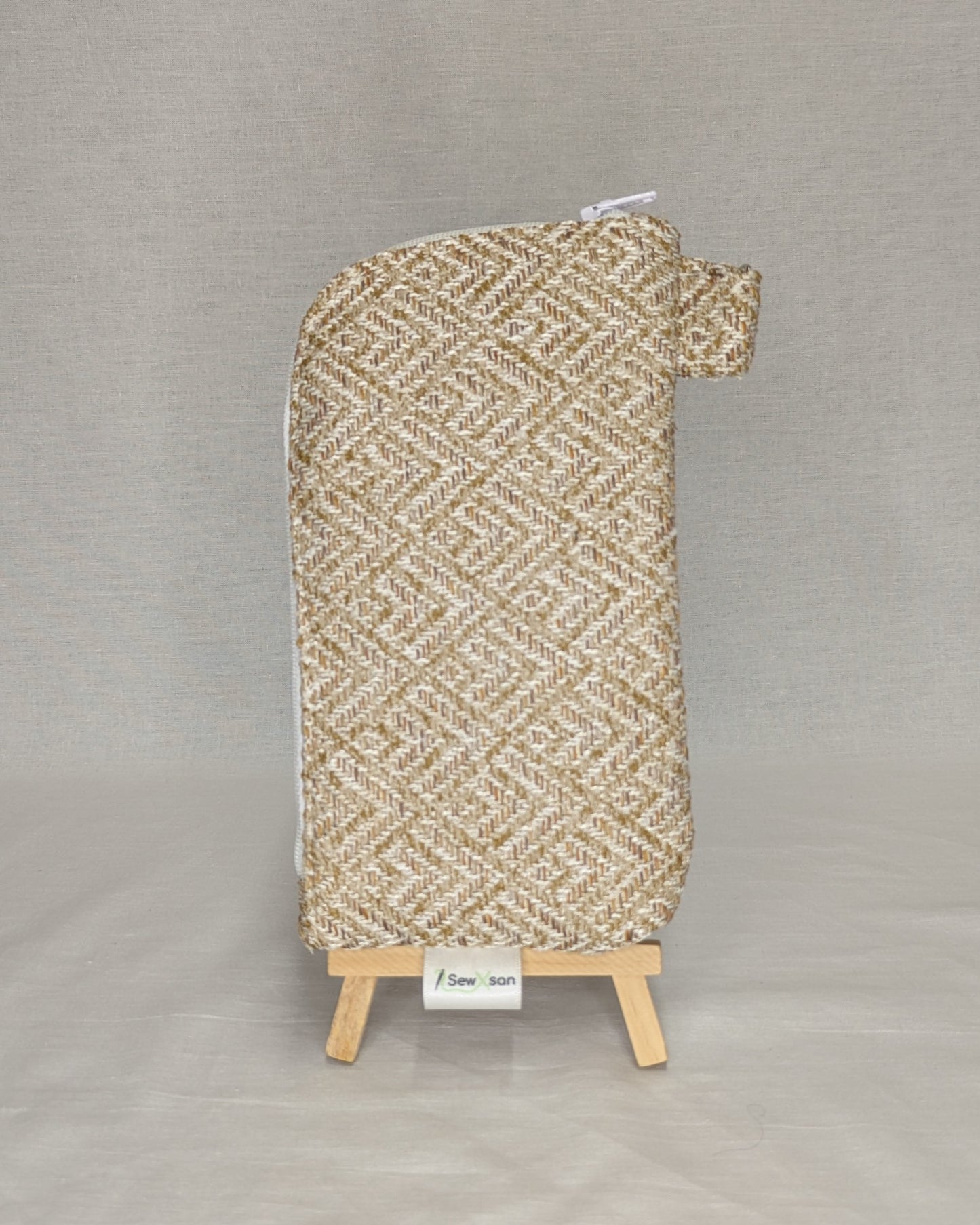 Recycled Fabrics Travel Wallet – Stylish, Secure & Spacious