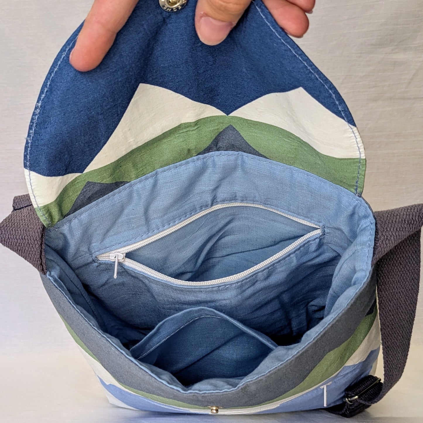 Geometric Print Crossbody Bag